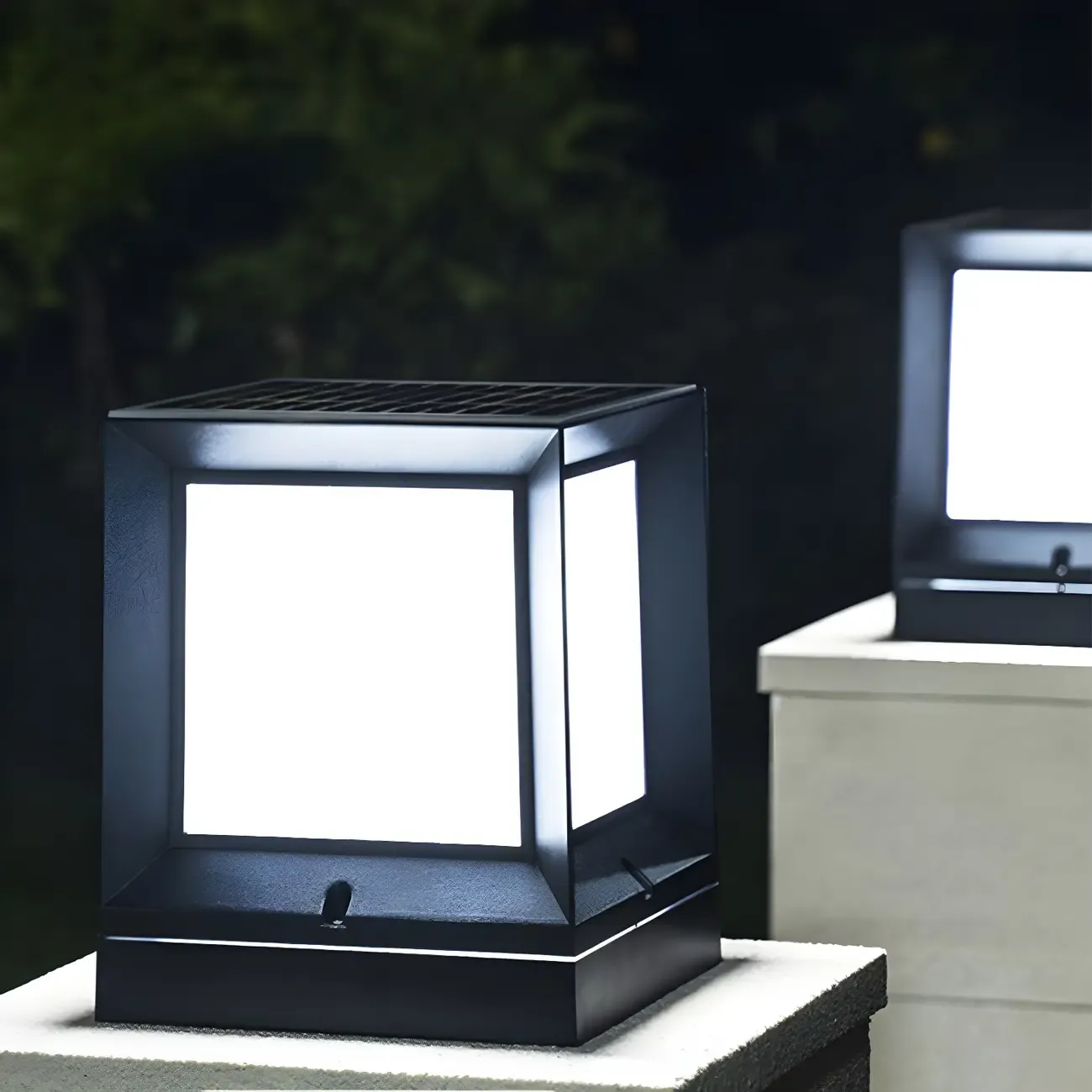 Solar Acrylic Black LED Post Cap Light Image - 7