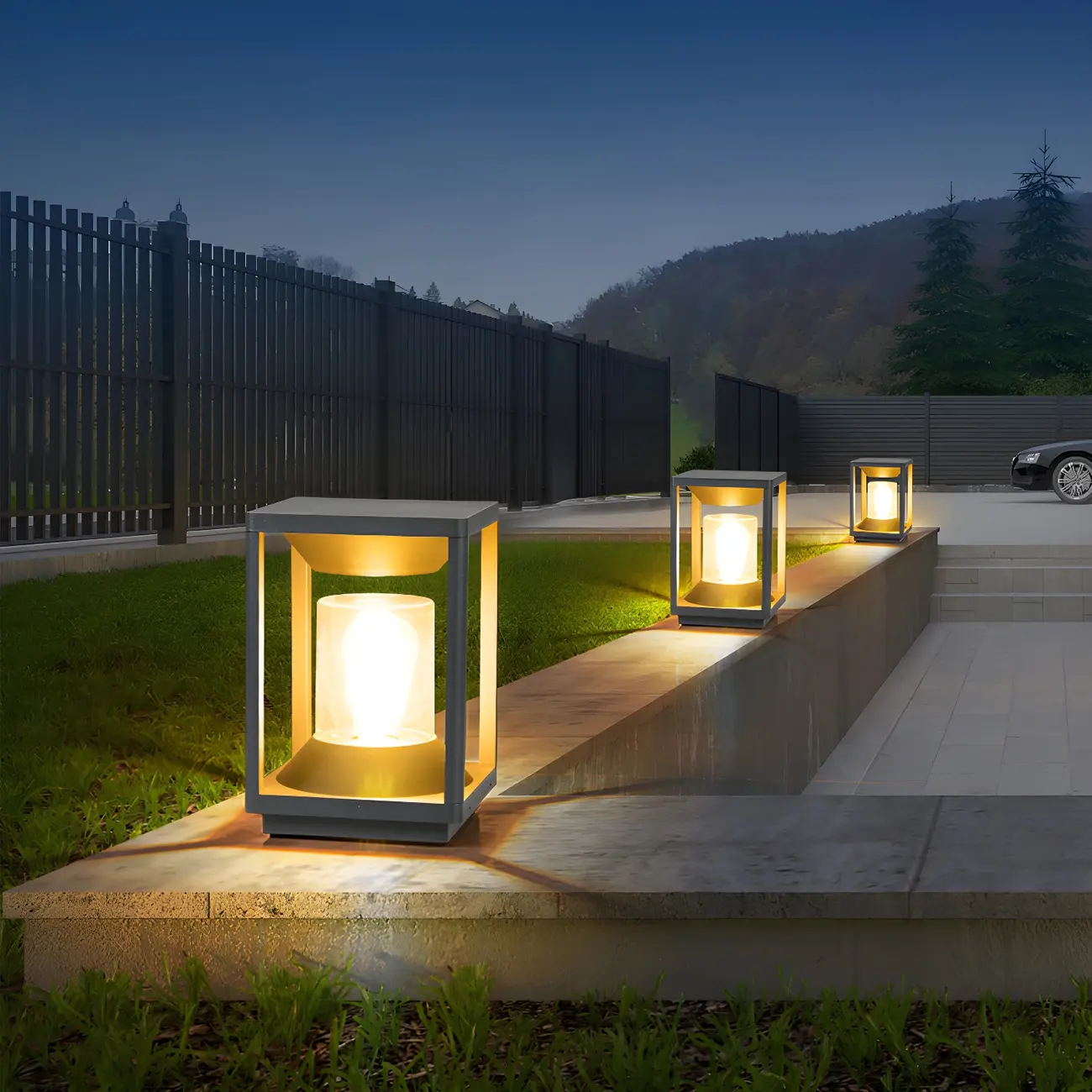 Solar Black Metal Vertical Post Cap Light Image - 2 | homeyfad
