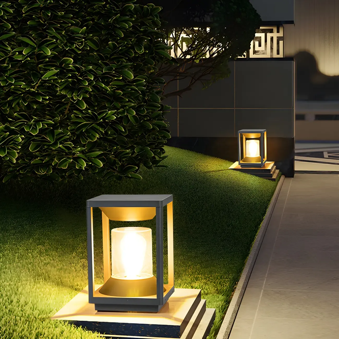 Solar Black Metal Vertical Post Cap Light Image - 6