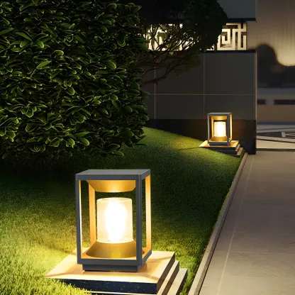 Solar Black Metal Vertical Post Cap Light Image - 6
