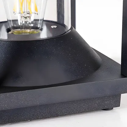 Solar Black Metal Vertical Post Cap Light Image - 10