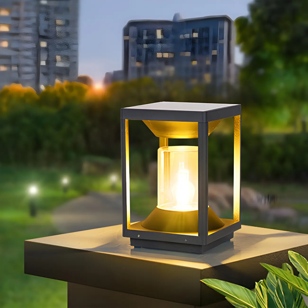 Solar Black Metal Vertical Post Cap Light Image - 3 | homeyfad
