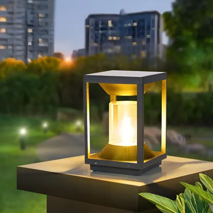 Solar Black Metal Vertical Post Cap Light Image - 3