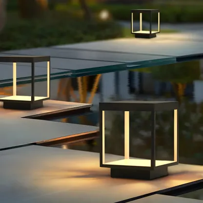 Solar Black Metal Open Post Cap Light Image - 5