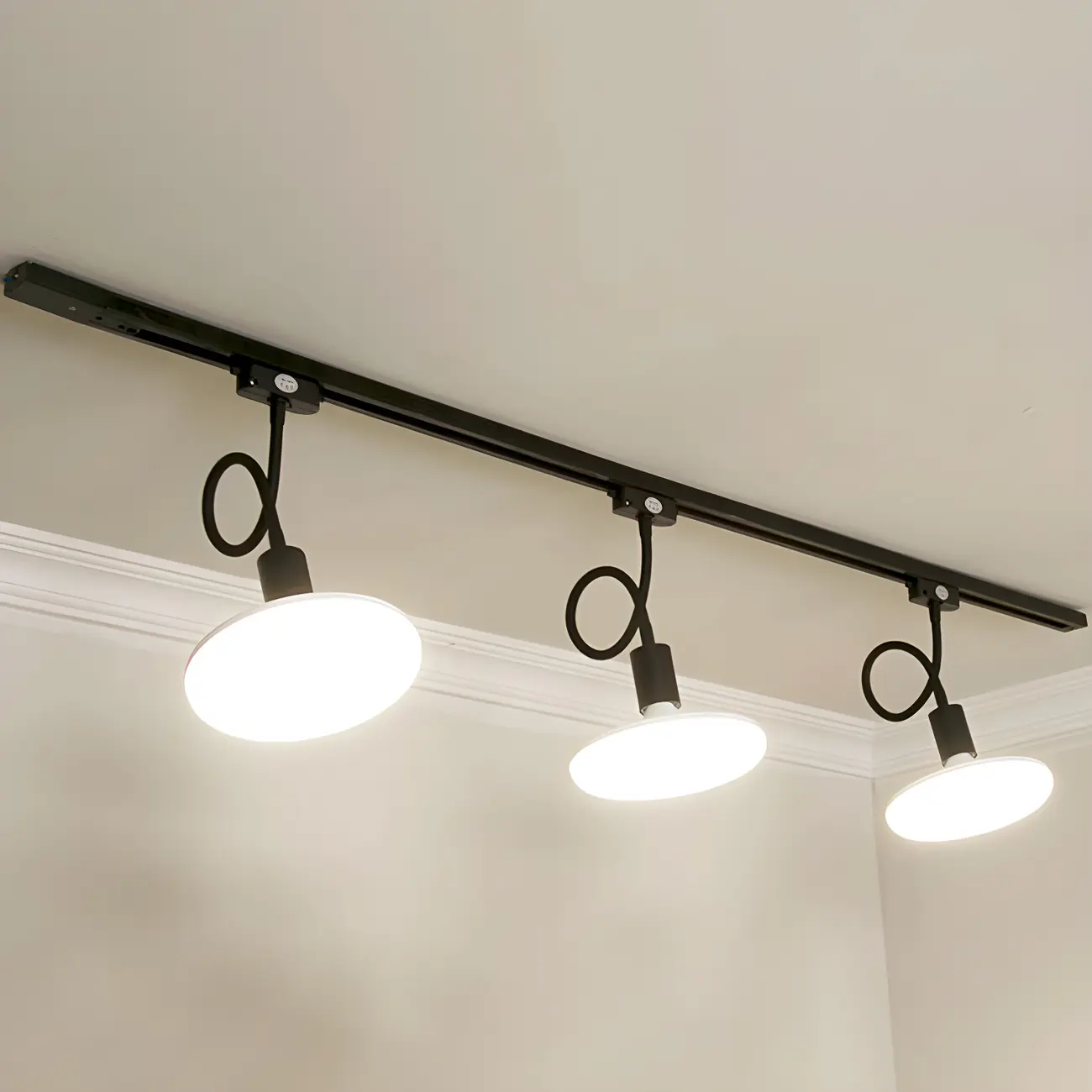 5-Light Modern LED Track Lighting with Adjustable Head | homeyfad