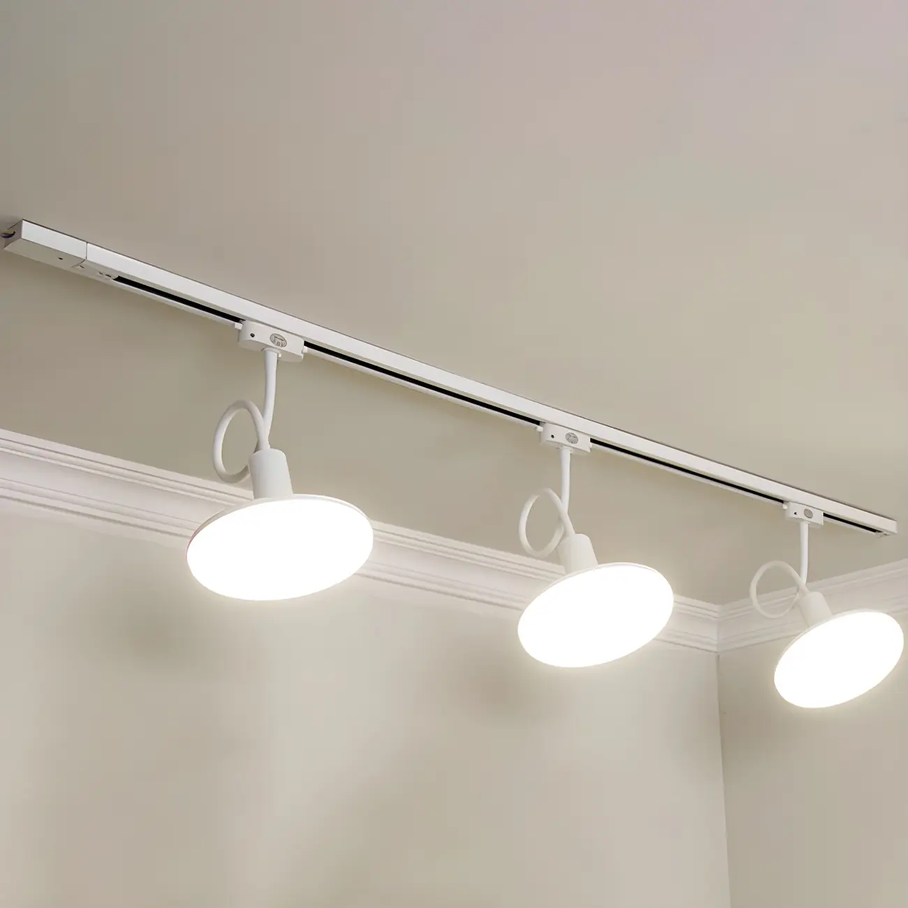 5-Light Modern LED Track Lighting with Adjustable Head | homeyfad