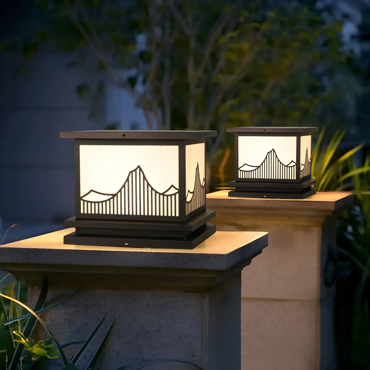 Decorative Solar Black Metal Post Cap Light Image - 3