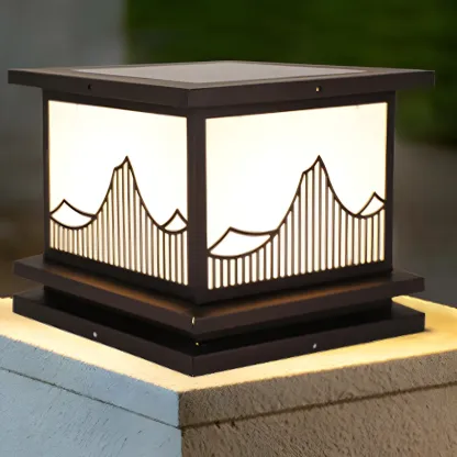 Decorative Solar Black Metal Post Cap Light Image - 10