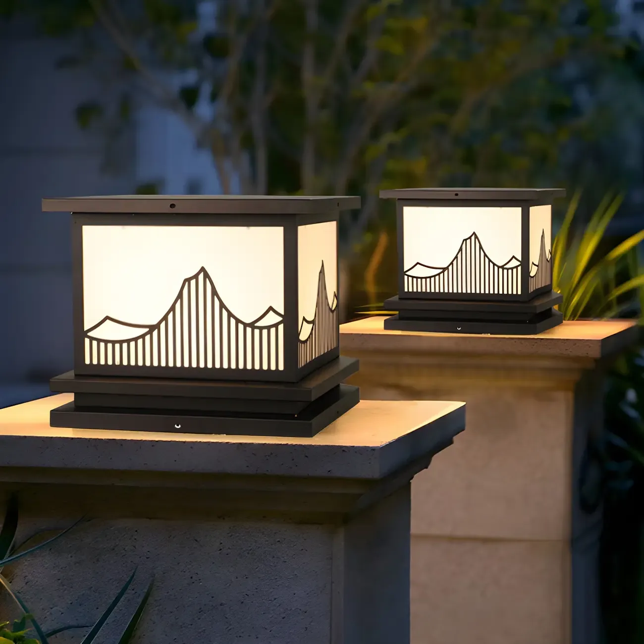 Decorative Solar Black Metal Post Cap Light Image - 14