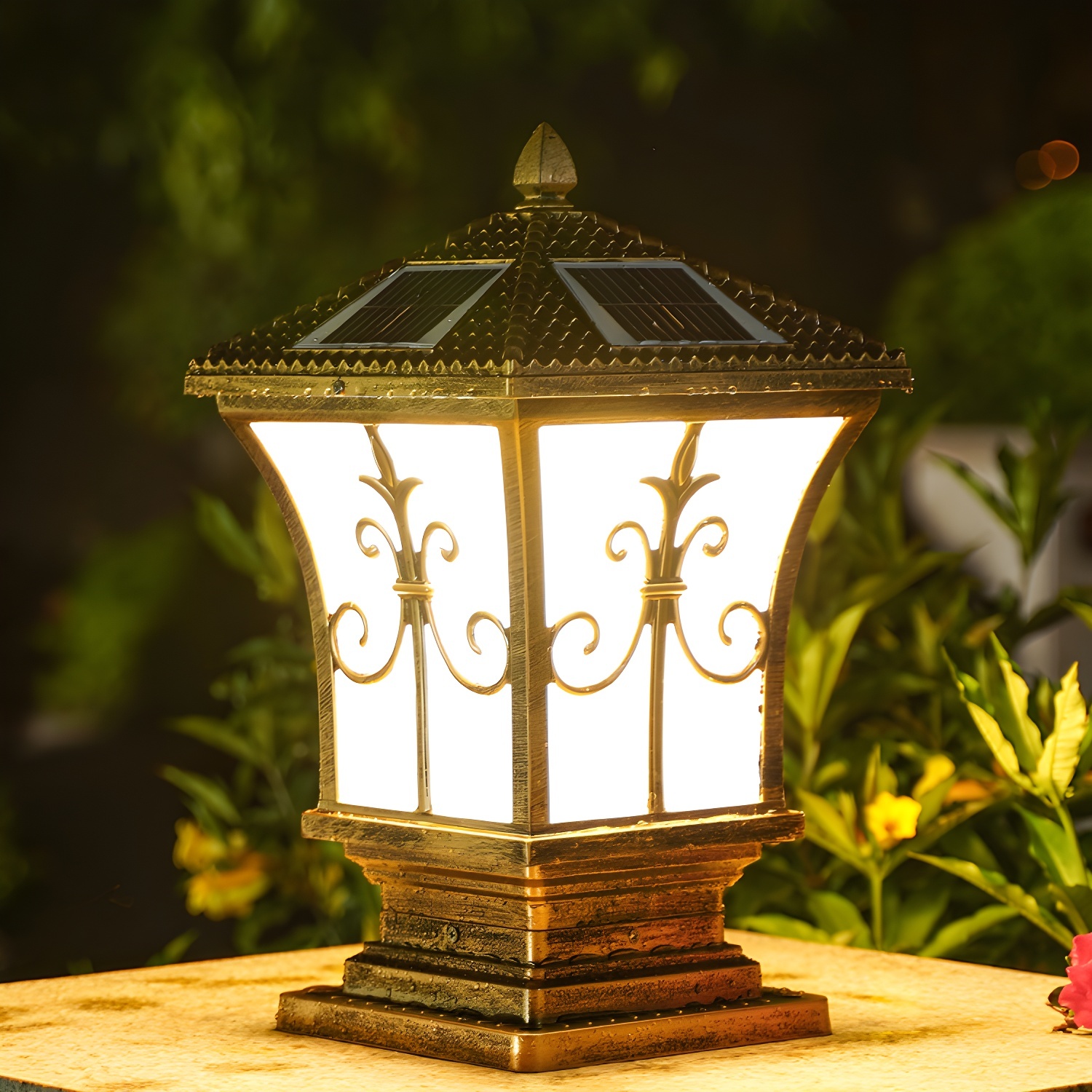 Vintage Metal Bronze Solar Outdoor Post Lights