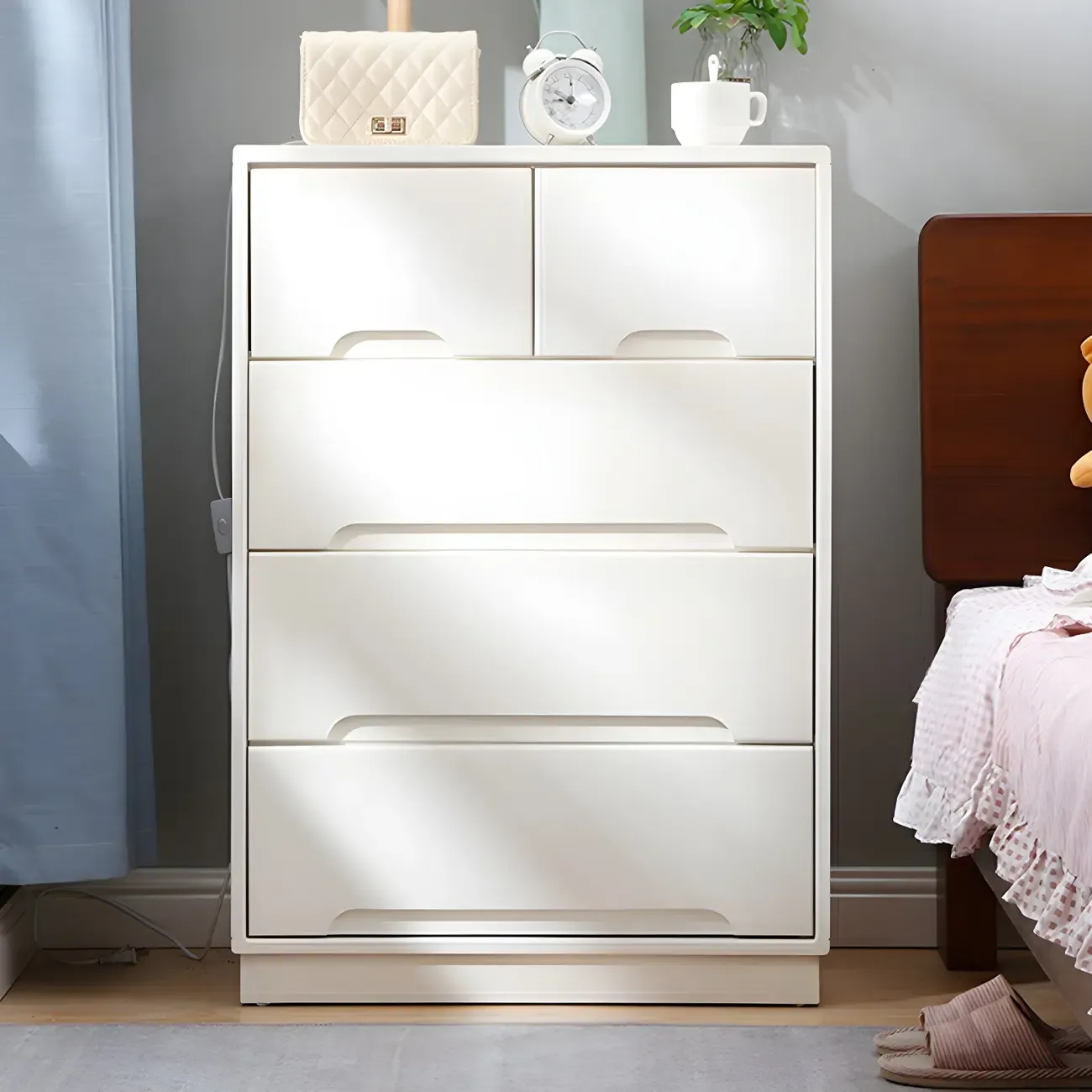 Traditional White Wooden Dressers & Chests with Storage Image - 4