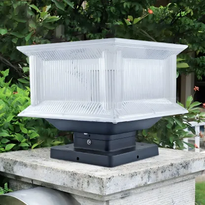 3 Color Light Solar Square Clear Post Cap Light Image - 2