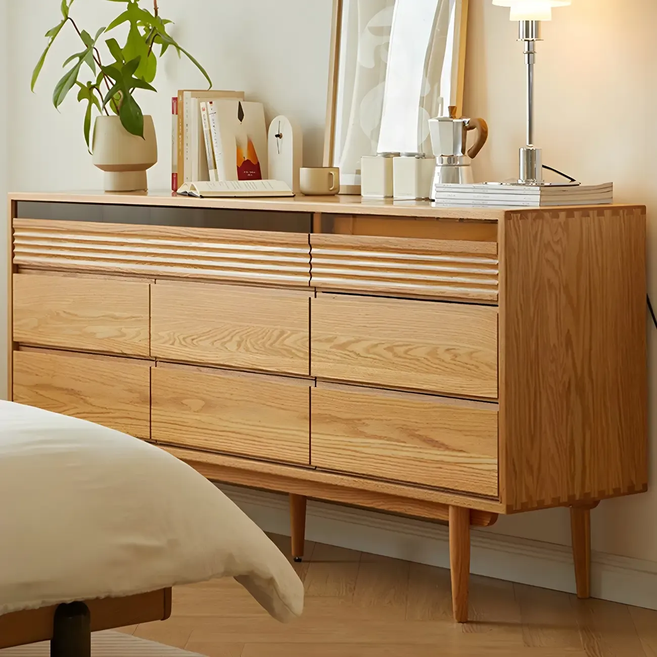 Minimalist Natural Wood Dresser with 8-Drawers for Bedroom Image - 4