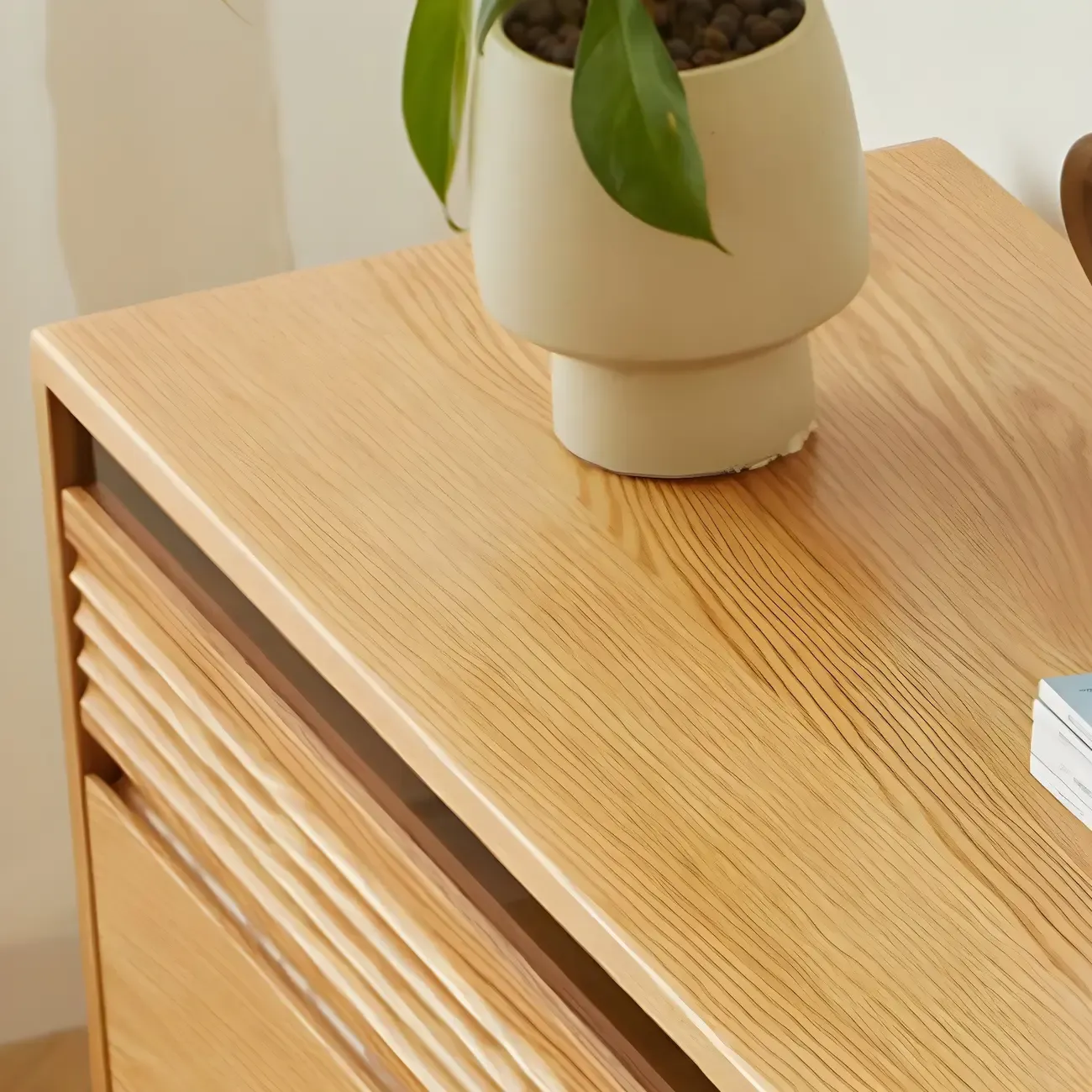 Minimalist Natural Wood Dresser with 8-Drawers for Bedroom Image - 10