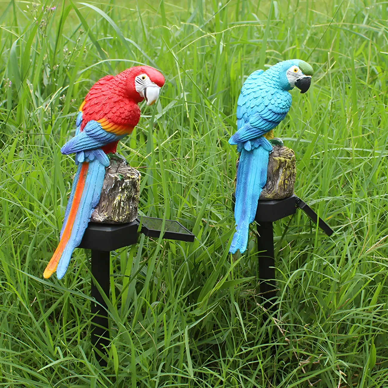 Resin Parrot Solar Pathway Landscape Lighting Image - 2