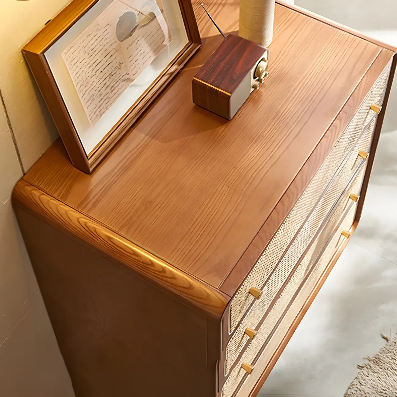 Elegant Natural Wooden Dresser with 4-Drawers for Home Image - 15