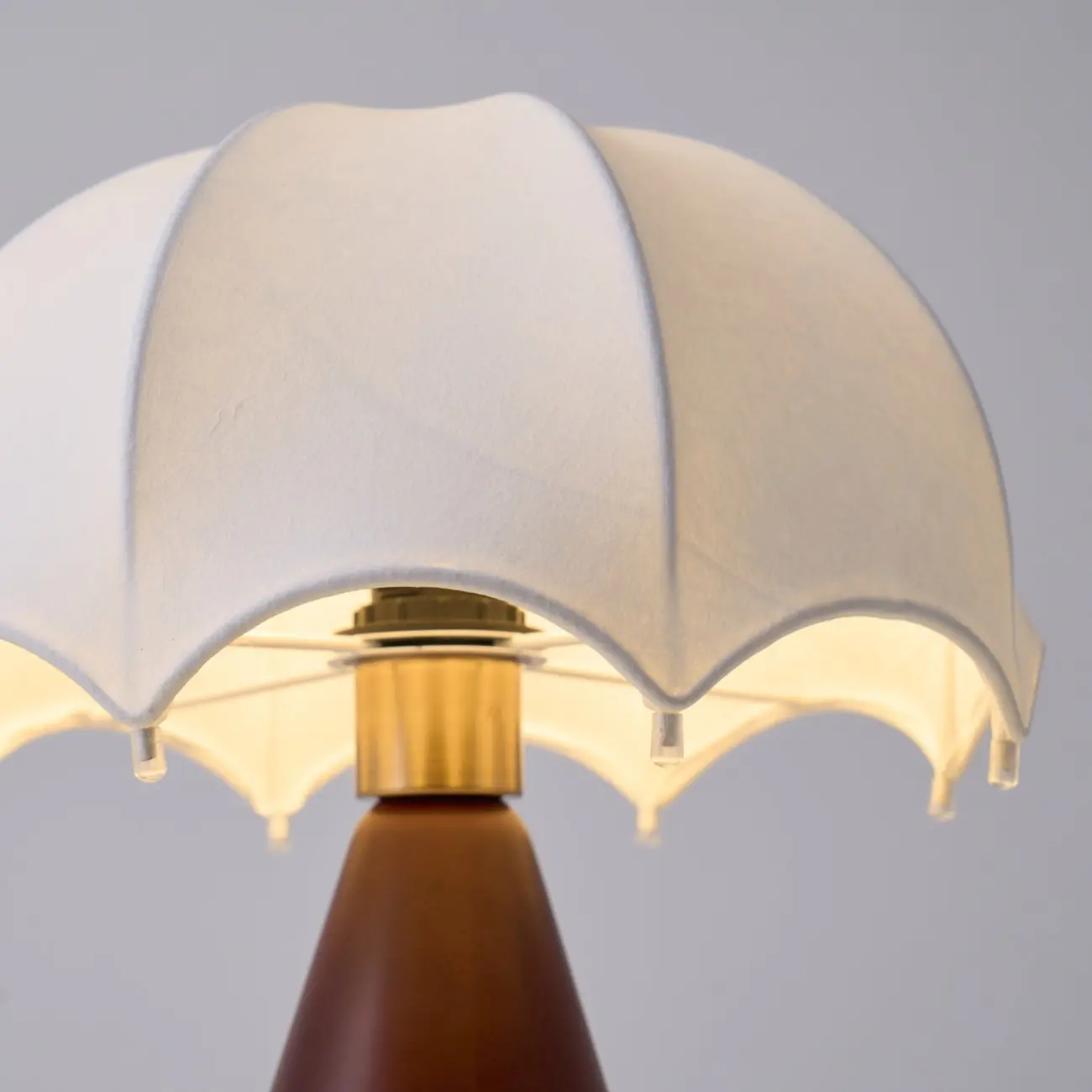 Elegant Umbrella Design Metal Wood Silk Table Lamp Image - 9 | homeyfad