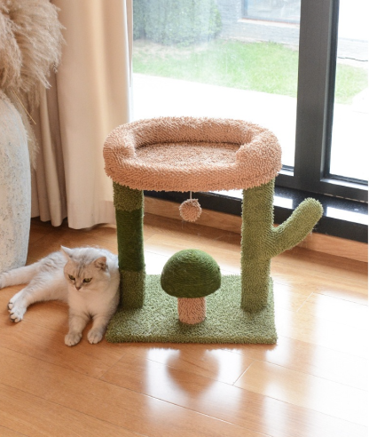 Integrated Small Cactus Cat Tree Sisal Cat Scratching Post For Climbing With Handing Ball