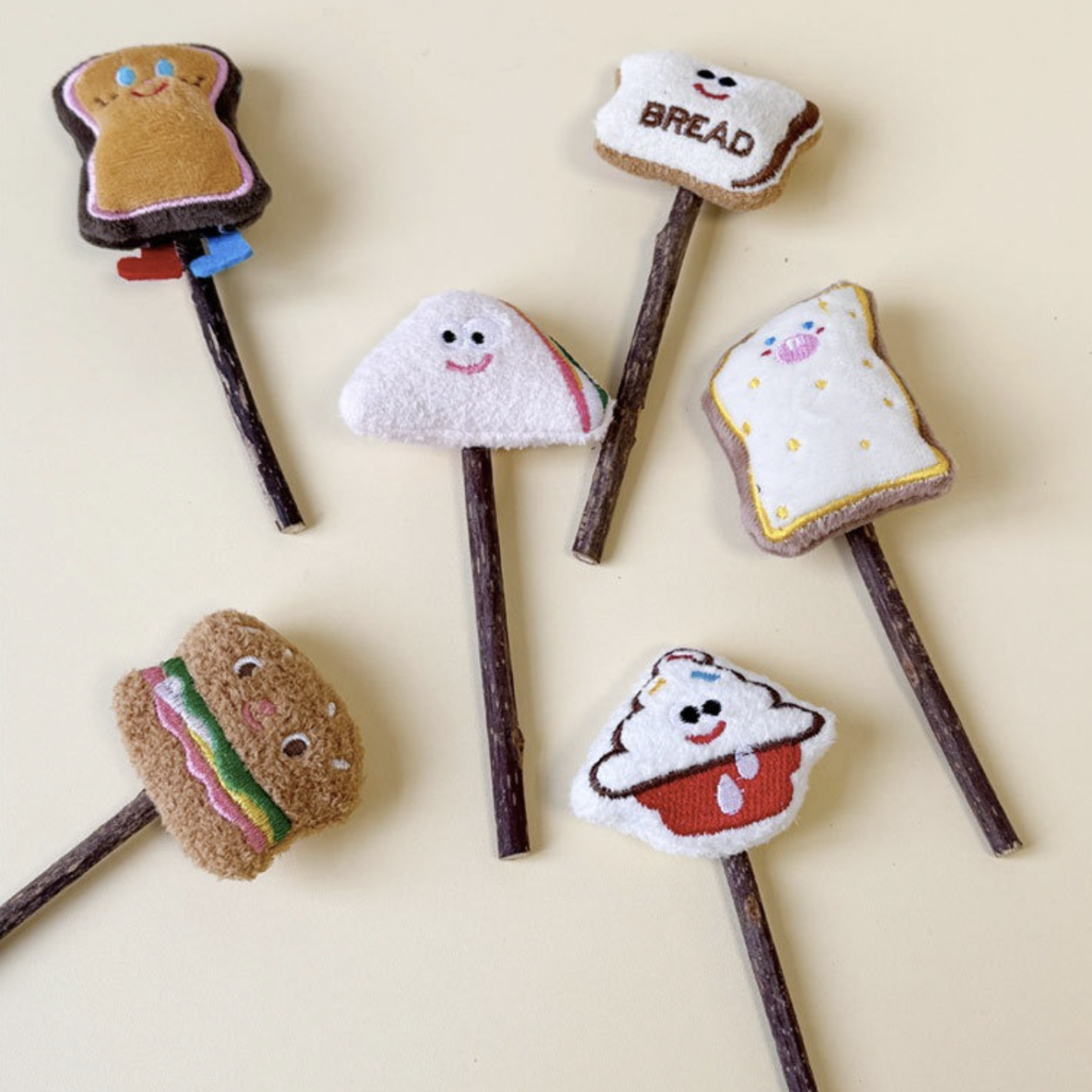 Cute Teeth Grinding & Cleaning Durable Bite Silvervine Cat Chewing Toy