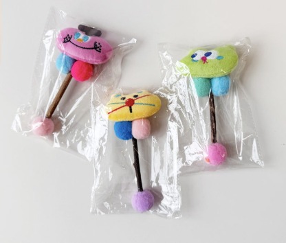 Dopamine Funny Emojis Series Teeth Grinding & Cleaning Silvervine Cat Chewing Toy