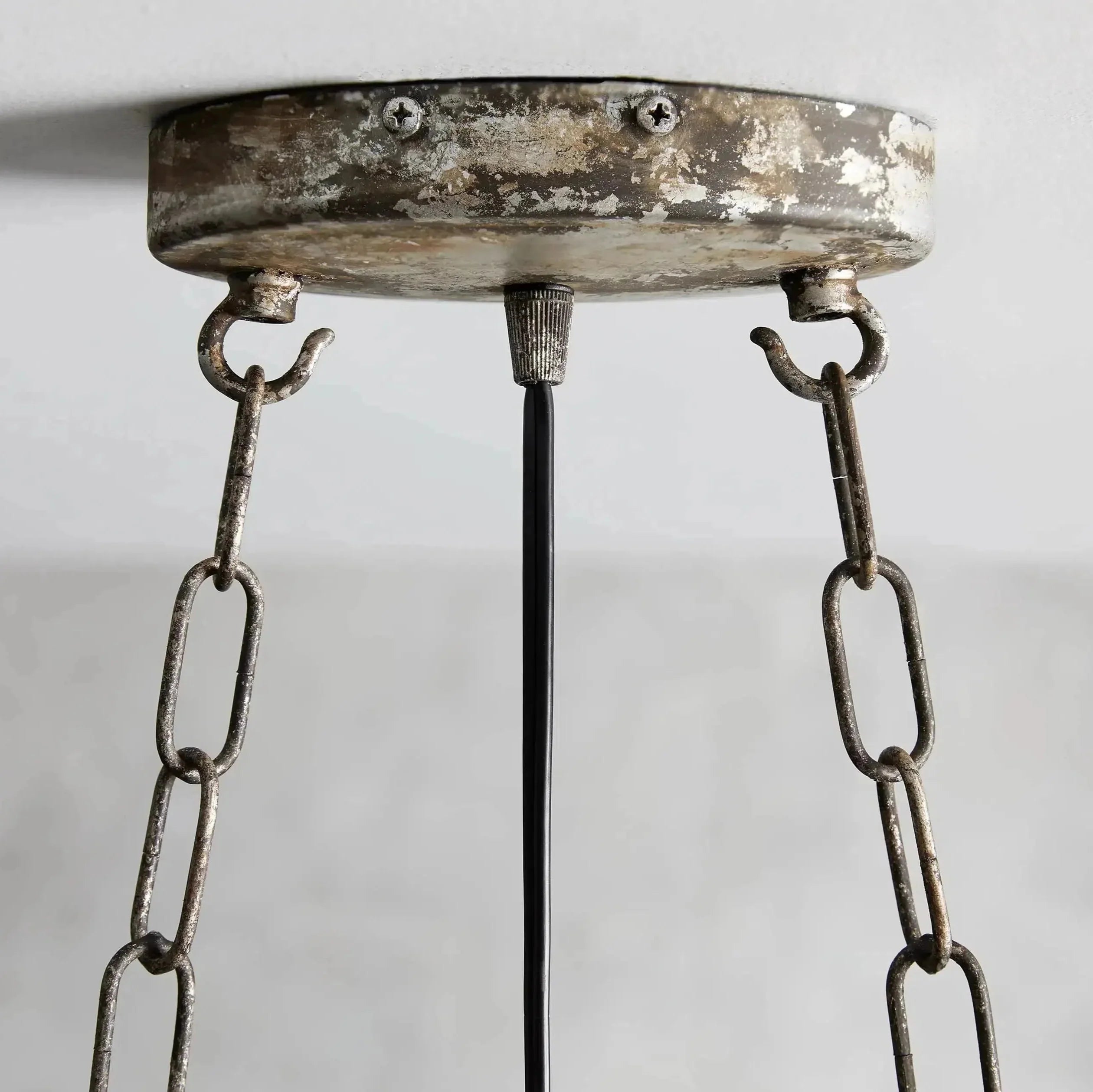 https://cdn.shopify.com/s/files/1/0618/9567/1984/files/fanci-lighting-la-cage-oval-chandelier-5-light-7.webp?v=1765964210