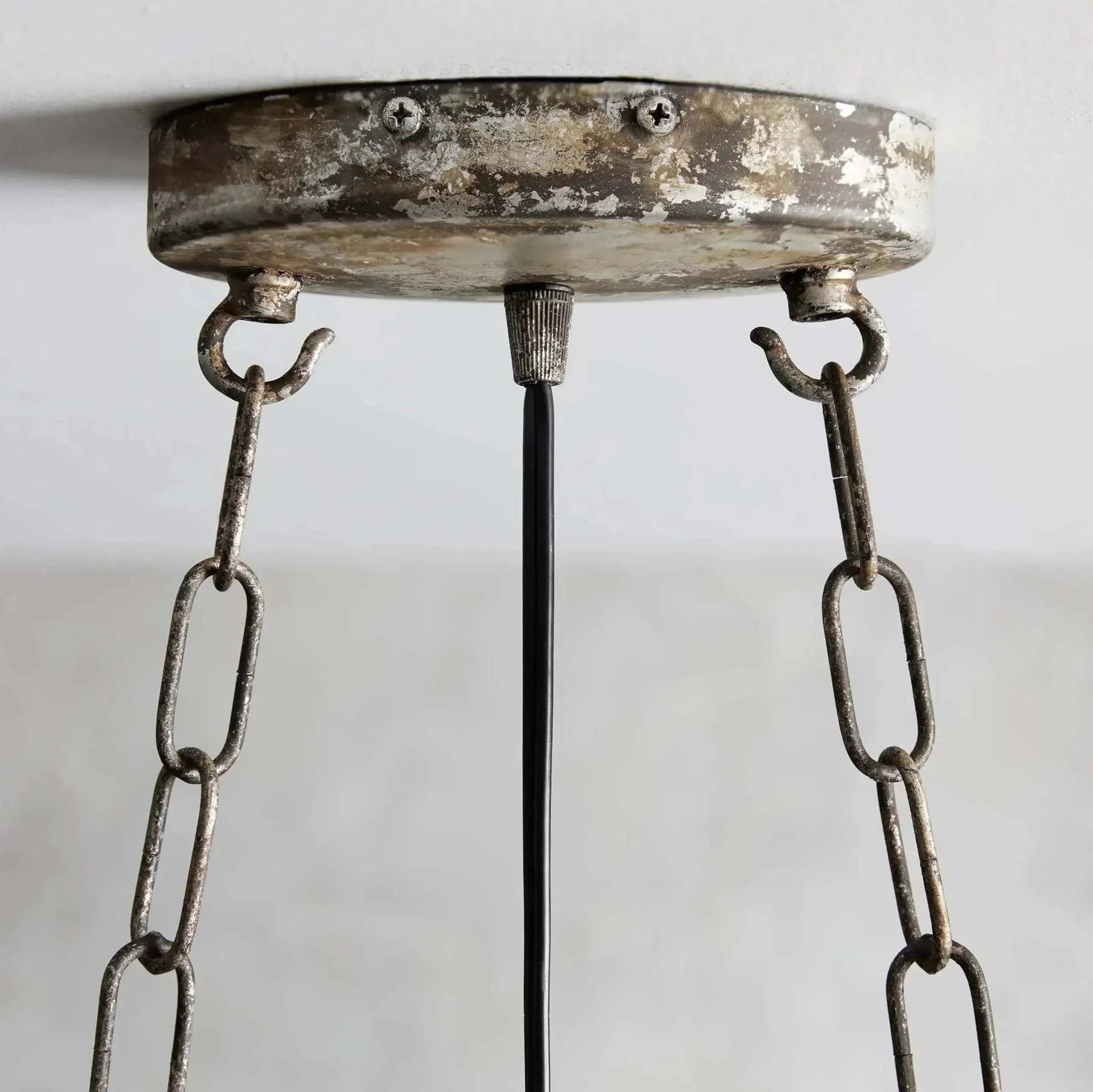 https://cdn.shopify.com/s/files/1/0618/9567/1984/files/fanci-lighting-la-cage-oval-chandelier-5-light-7.webp?v=1765964210
