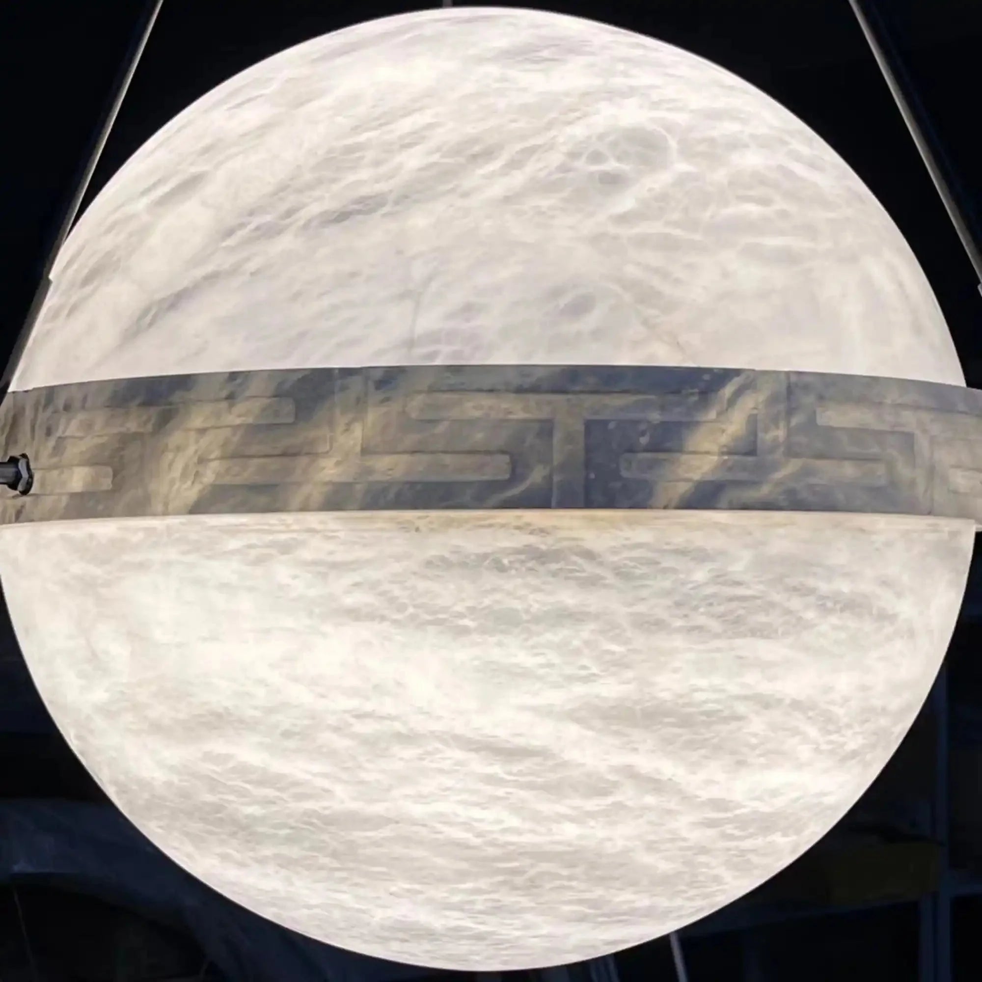 Modern Alabaster Globe Pendant Light - winglightingus