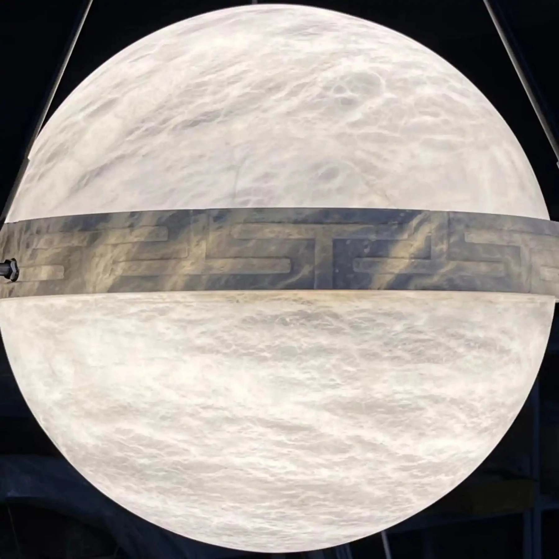 Modern Alabaster Globe Pendant Light - winglightingus