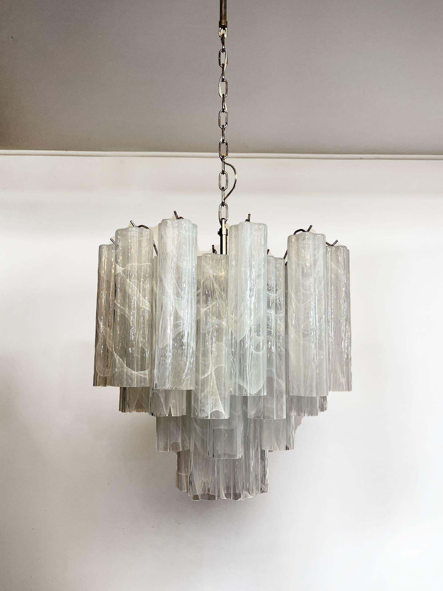 Murano Chandelier – 36 tubes – Alabaster white-winglightingus