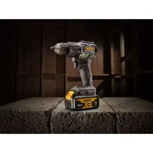 18 V XR bezszczotkowa 100-letnia wiertarko-wkrętarka udarowa - 2 X 4AH