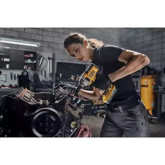 18V XR Brushless 1/2" Hog Ring Anvil Impact Wrench 2x5Ah Powerstack Batteries