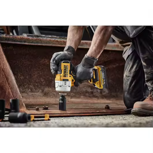 18V XR Brushless 1/2" High Torque Impact Wrench - 2 X POWERSTACK 5AH