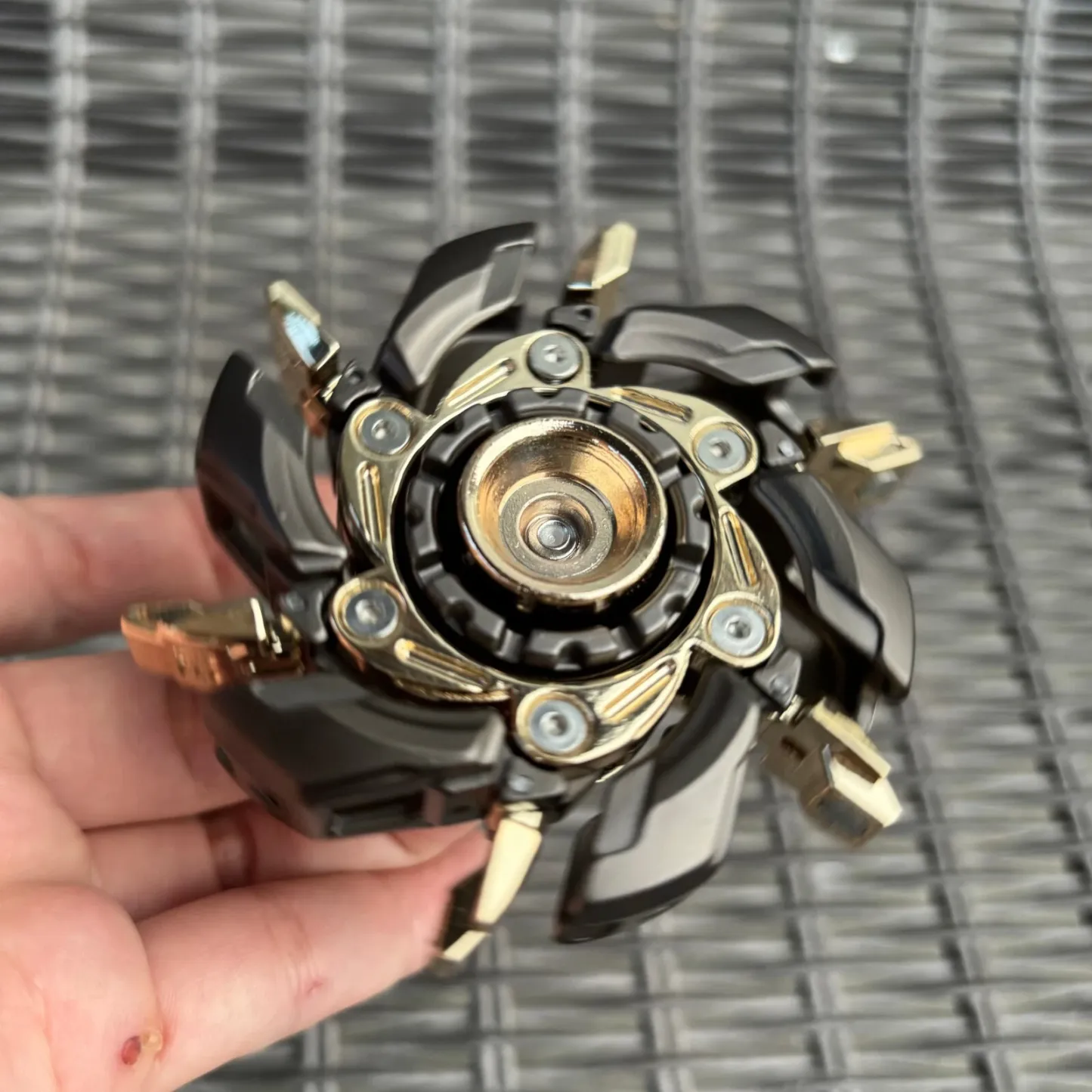 EDC Fidget Sliders Fidget Toys, Stress Relief Magnetic Metal Open Armor Spinning Top for Adults