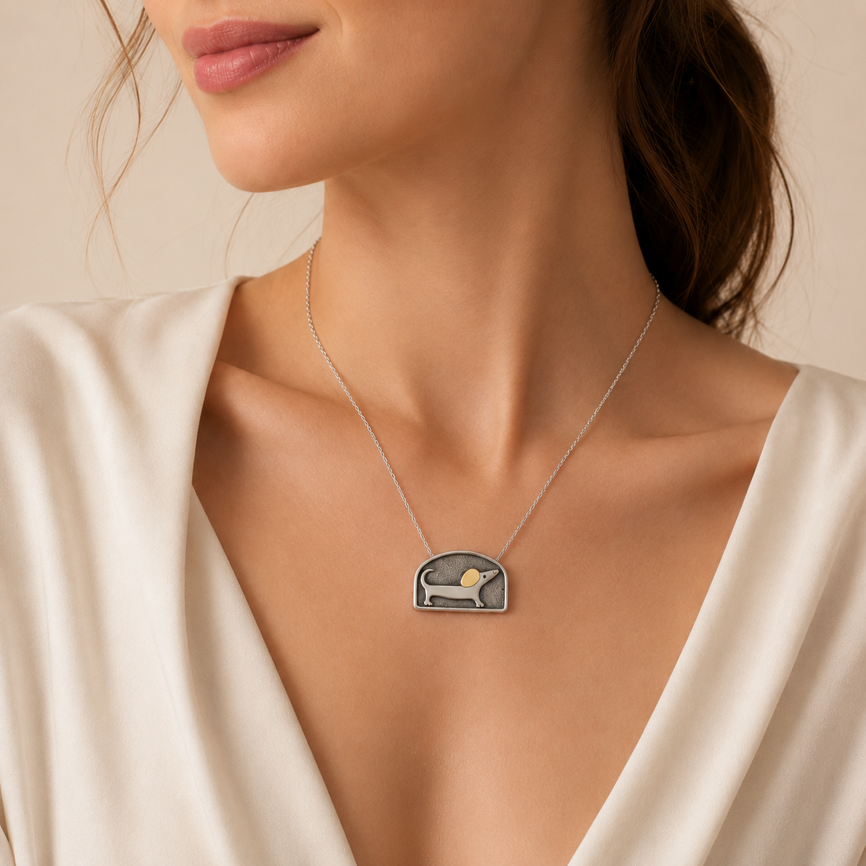 Floating Movable Ear Dachshund Necklace – Two-Tone Silver & Gold Dog Pendant Jewelry for Dachshund Lovers