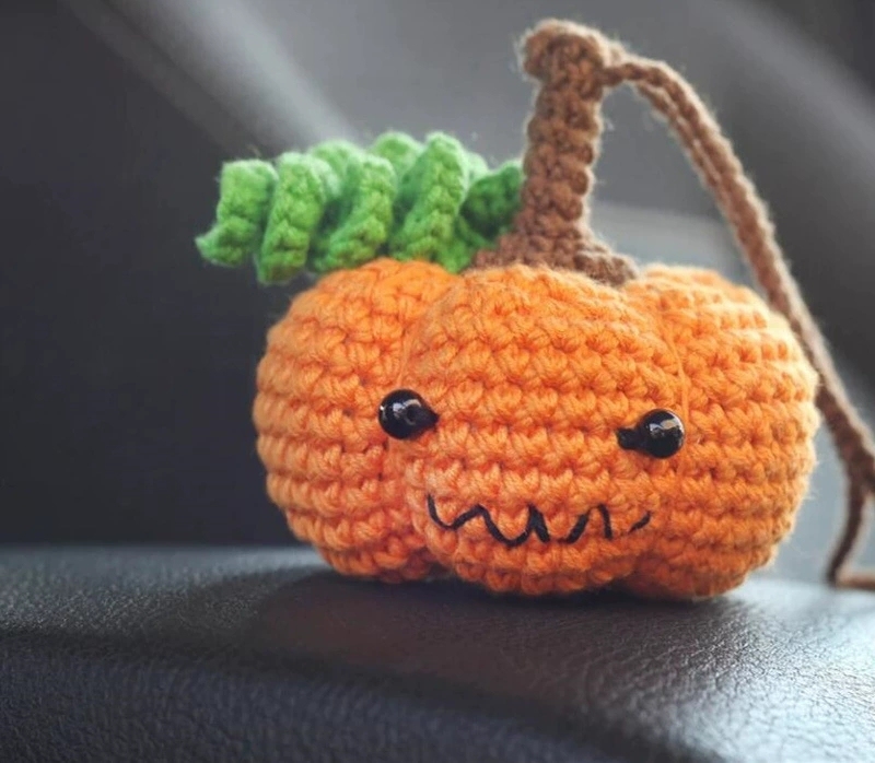 Crochet Bat Car Charm: Halloween Rearview Mirror Decoration - 
