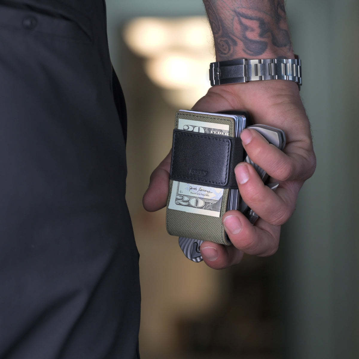 Custom Engraved Wallet Men’s Foldable Wallet RFID-Blocking Technology Secure Compact Card Holder Gift for Dad