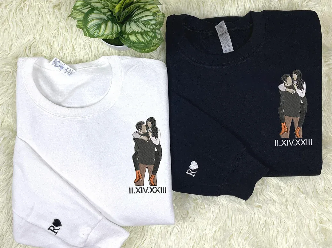 Custom Full Color Embroidered Sweatshirt Portrait Couple/Dad/Mom - Family Gift - 