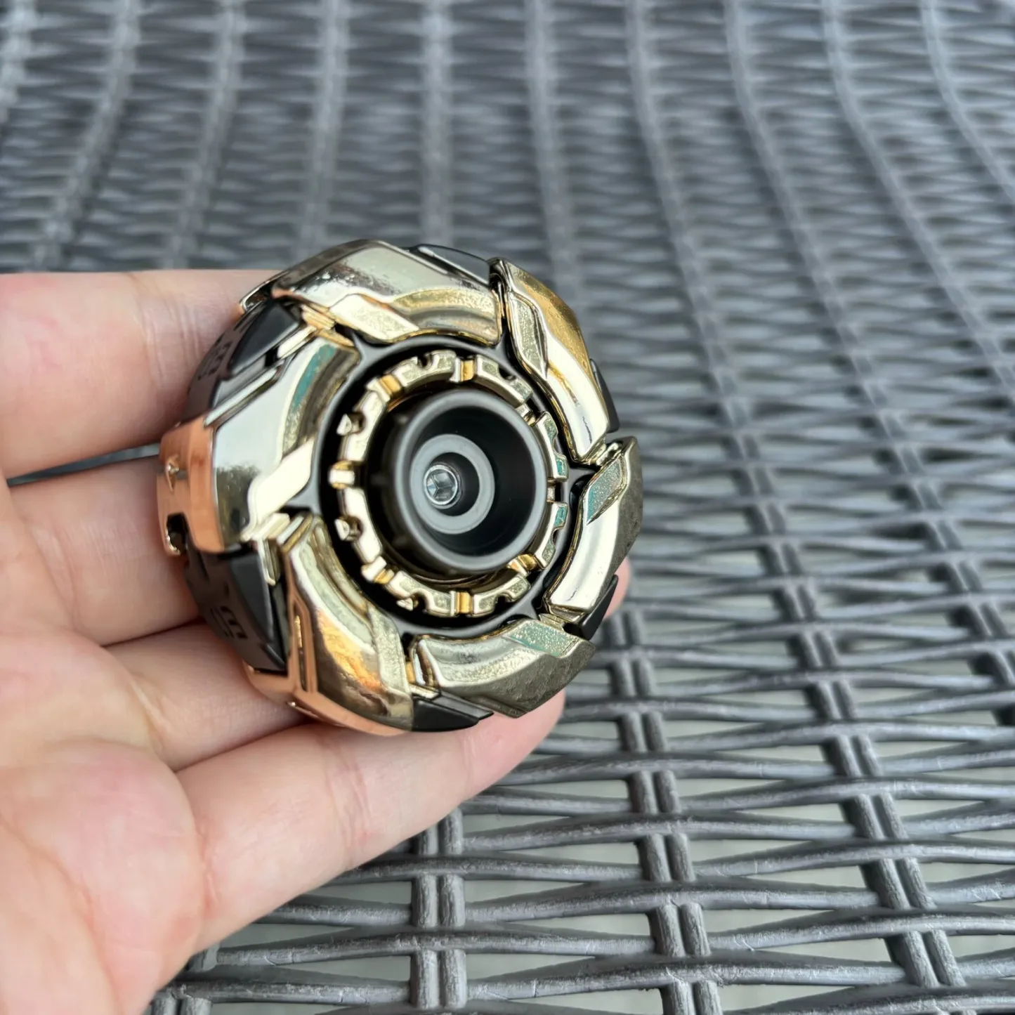 EDC Fidget Sliders Fidget Toys, Stress Relief Magnetic Metal Open Armor Spinning Top for Adults