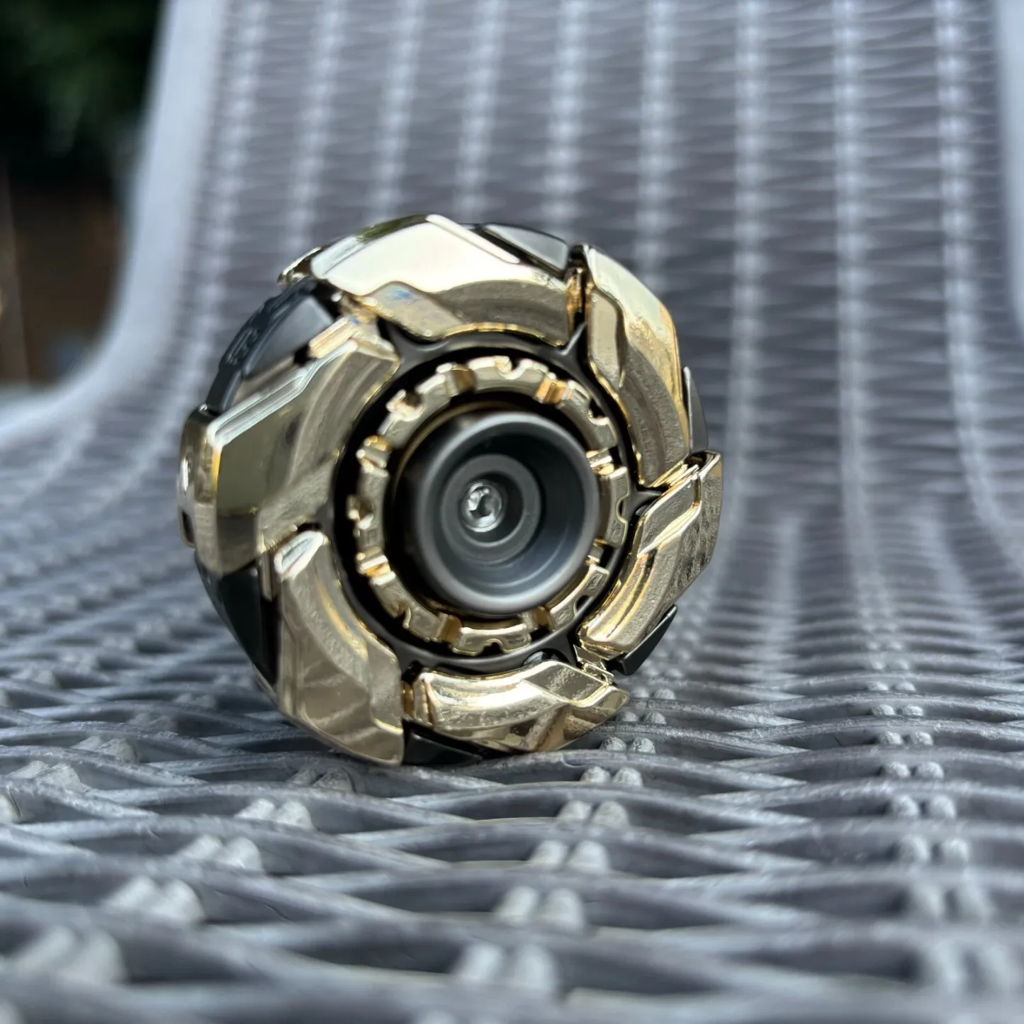 EDC Fidget Sliders Fidget Toys, Stress Relief Magnetic Metal Open Armor Spinning Top for Adults