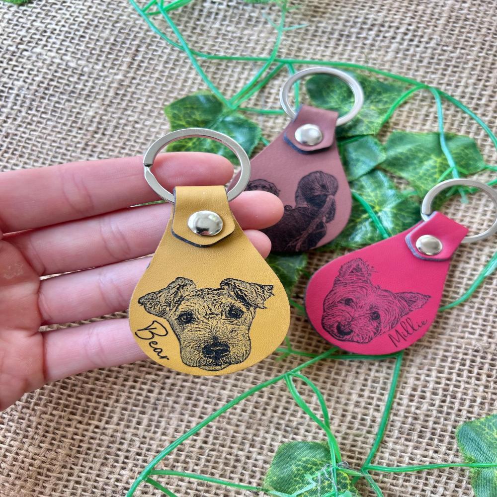 Engraved Pet Portrait Keyring: Custom Faux Leather Dog Dad Dog Mum Gift - 