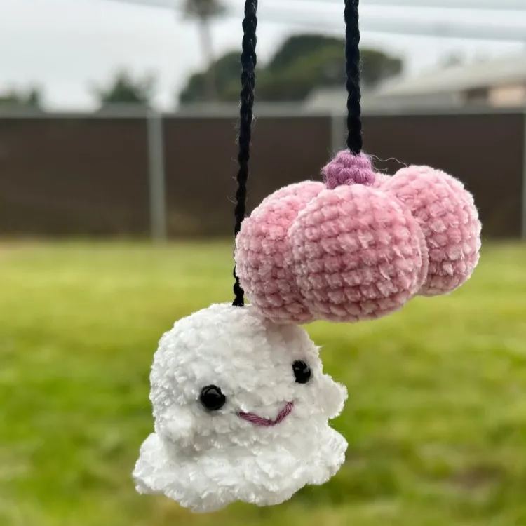 Crochet Bat Car Charm: Halloween Rearview Mirror Decoration - 