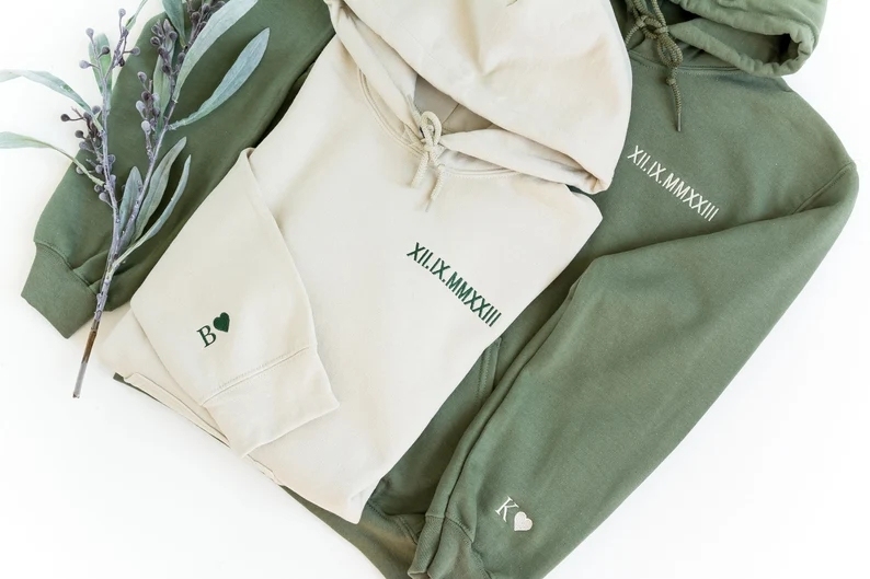 Custom Engraved Hooded Embroidery Round Neck Roman Numeral Date Couple Gifts - 