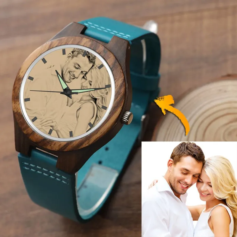 Damenuhr Aus Holz Mit Fotogravur, Blaues Lederarmband – Sandelholz -