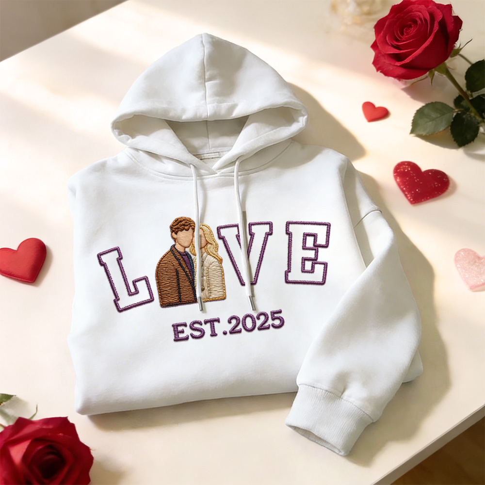 Personalisiertes Sweatshirt/hoodie Mit Besticktem Foto Eines Paares Mit Dem Aufdruck „love Est. Year“ - 