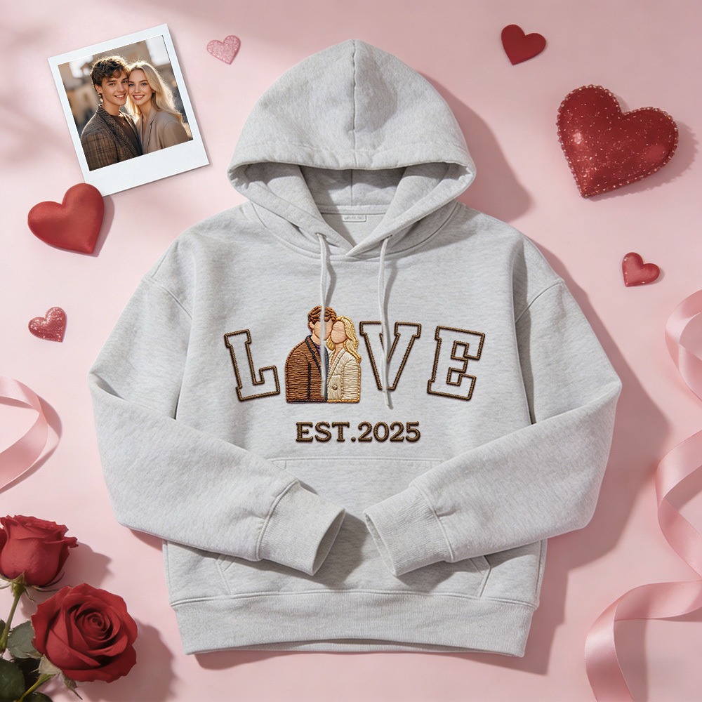 Personalisiertes Sweatshirt/hoodie Mit Besticktem Foto Eines Paares Mit Dem Aufdruck „love Est. Year“ - 