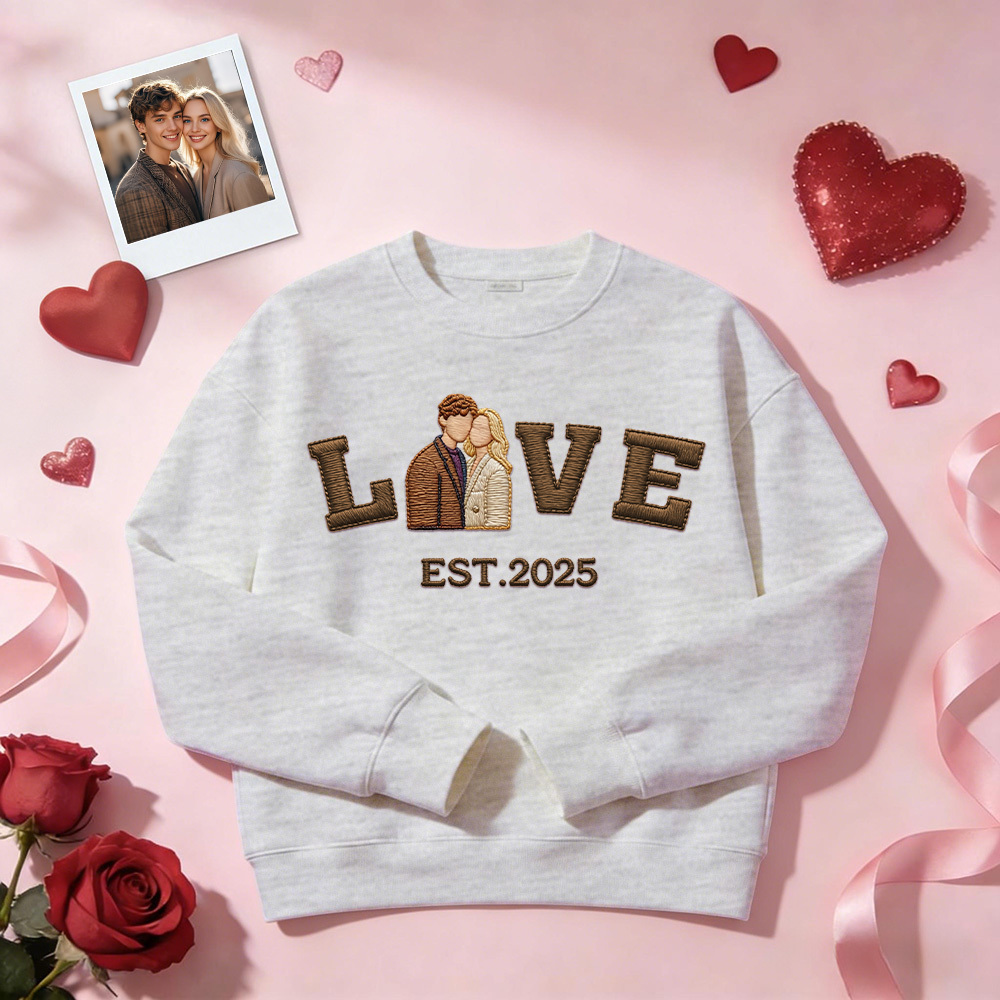 Personalisiertes Sweatshirt/hoodie Mit Besticktem Foto Eines Paares Mit Dem Aufdruck „love Est. Year“ - 