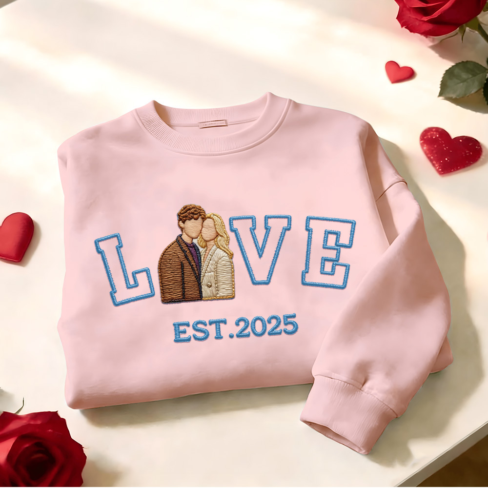 Personalisiertes Sweatshirt/hoodie Mit Besticktem Foto Eines Paares Mit Dem Aufdruck „love Est. Year“ - 