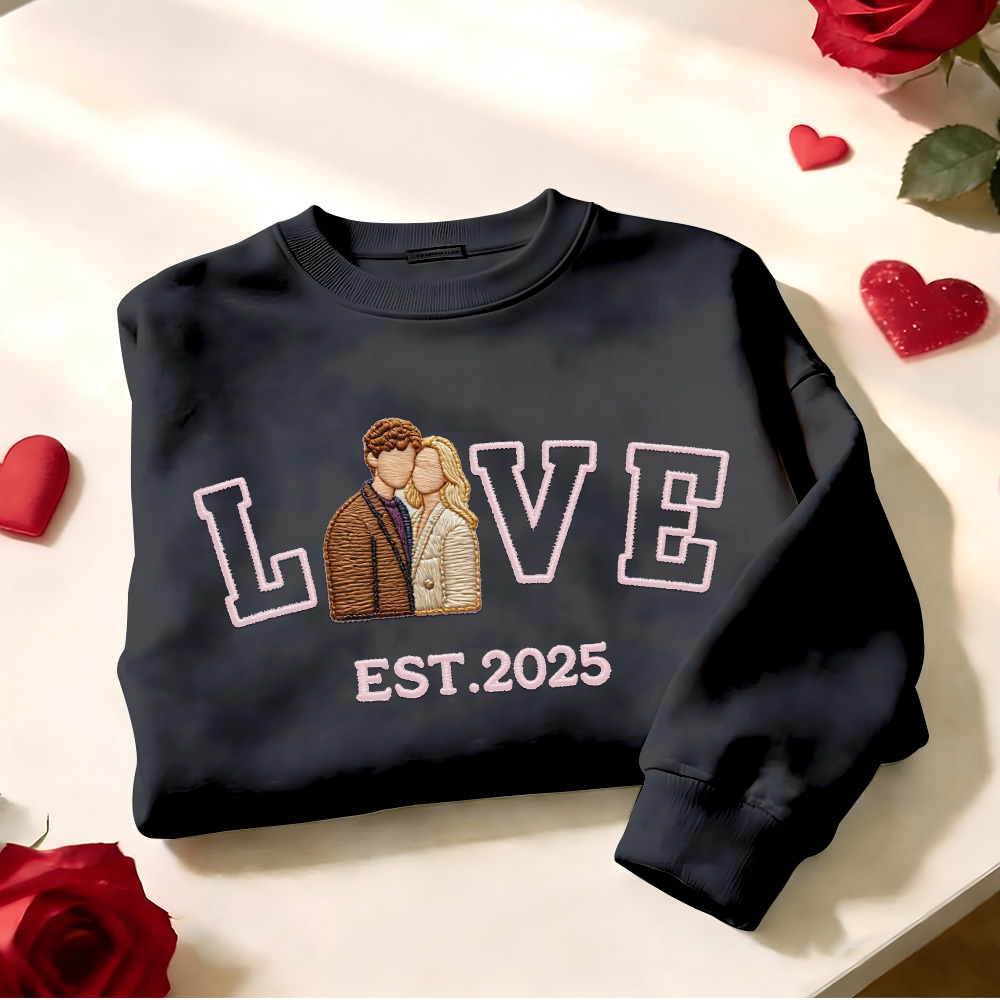 Personalisiertes Sweatshirt/hoodie Mit Besticktem Foto Eines Paares Mit Dem Aufdruck „love Est. Year“ - 