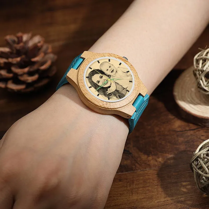 Damenuhr Aus Holz Mit Fotogravur Und Blauem Lederarmband – Bambus -