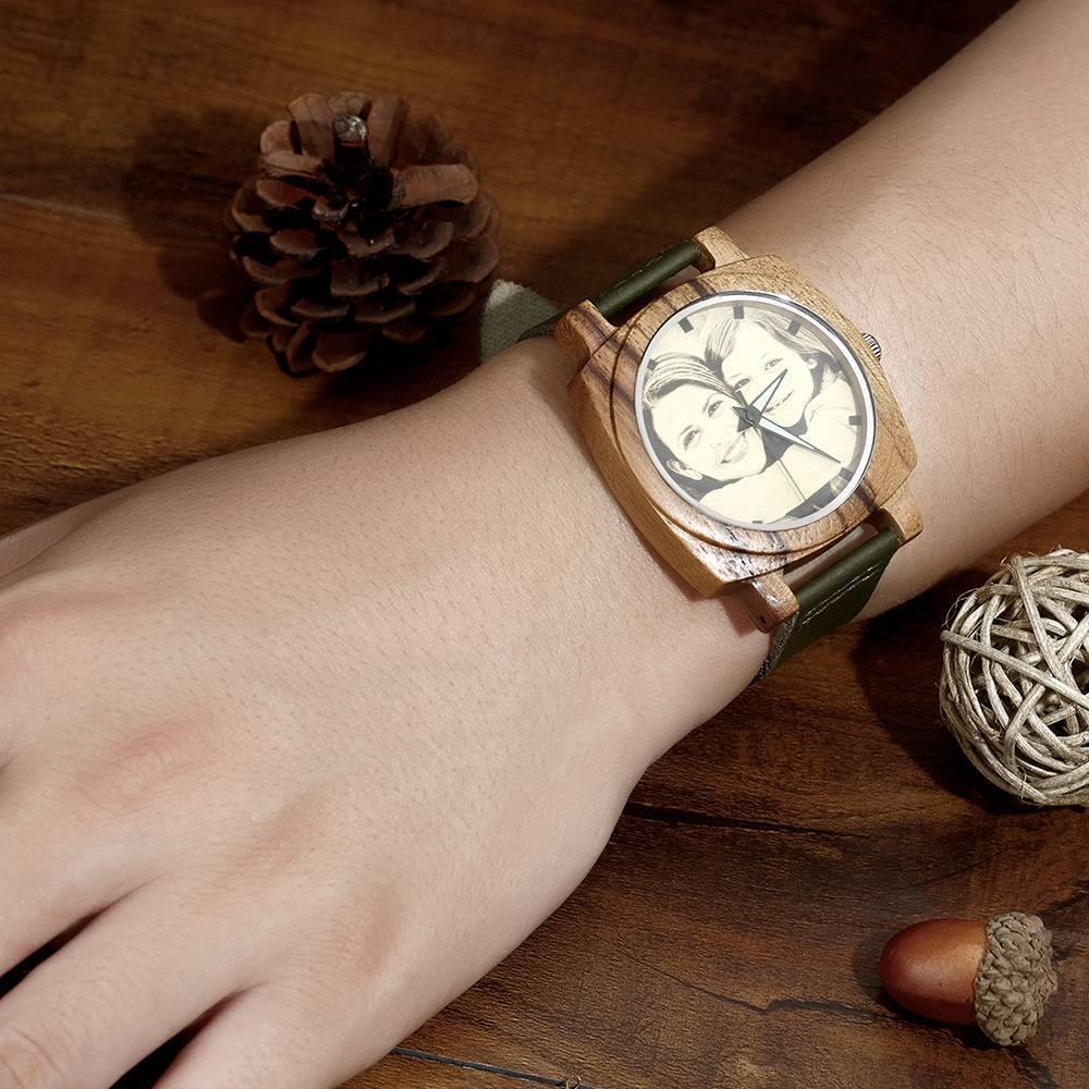 Herrenuhr Mit Fotogravur Aus Bambus, Dunkelgrünes Lederarmband, 45 Mm -